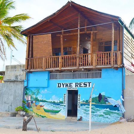 Dyke Rest Hotel Тринкомале Стая снимка