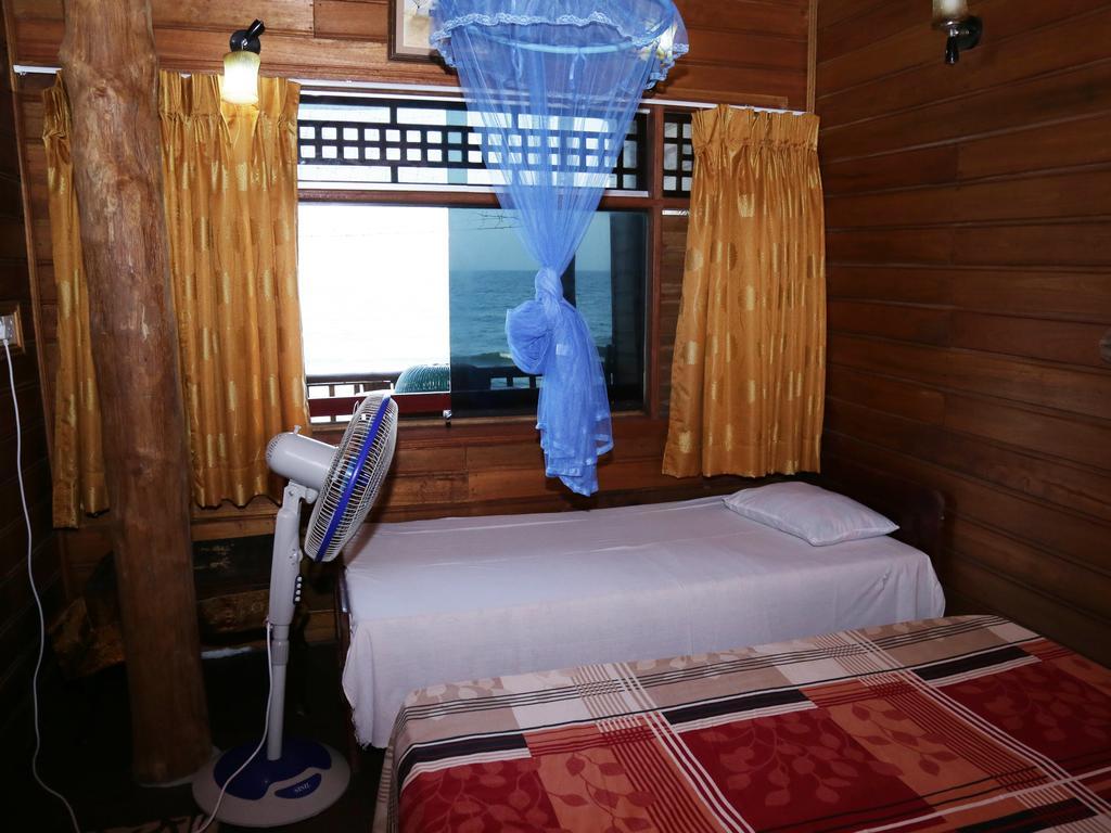 Dyke Rest Hotel Тринкомале Стая снимка