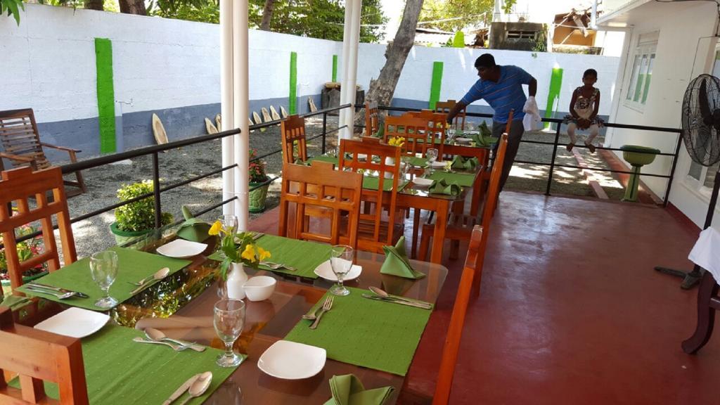 Dyke Rest Hotel Тринкомале Екстериор снимка