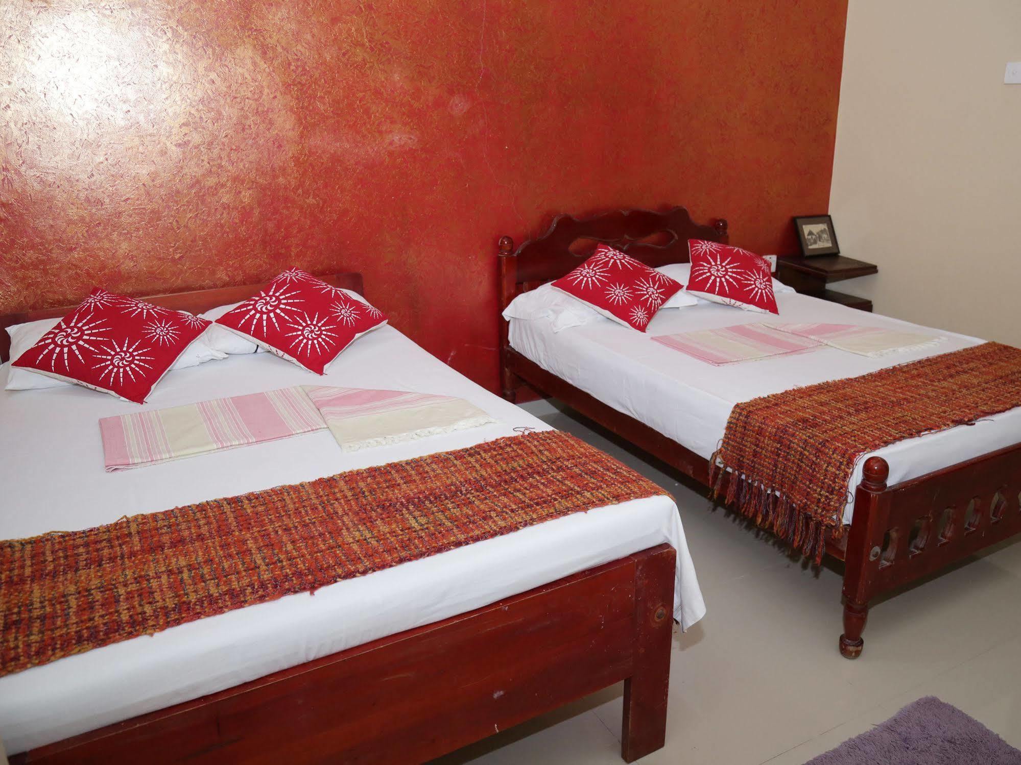 Dyke Rest Hotel Тринкомале Екстериор снимка